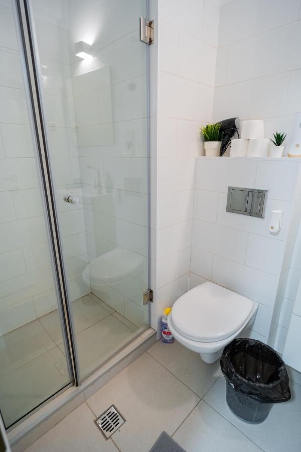 One Bedroom Flat In Bucharest'S Historic District Экстерьер фото