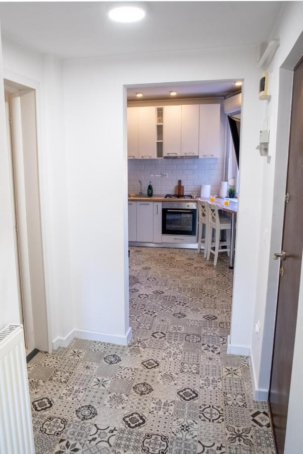 One Bedroom Flat In Bucharest'S Historic District Экстерьер фото