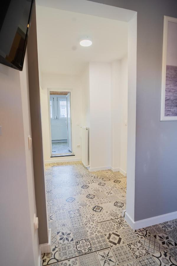 One Bedroom Flat In Bucharest'S Historic District Экстерьер фото