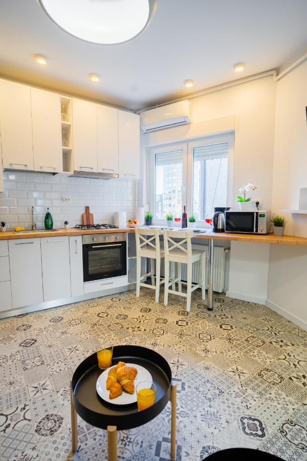 One Bedroom Flat In Bucharest'S Historic District Экстерьер фото